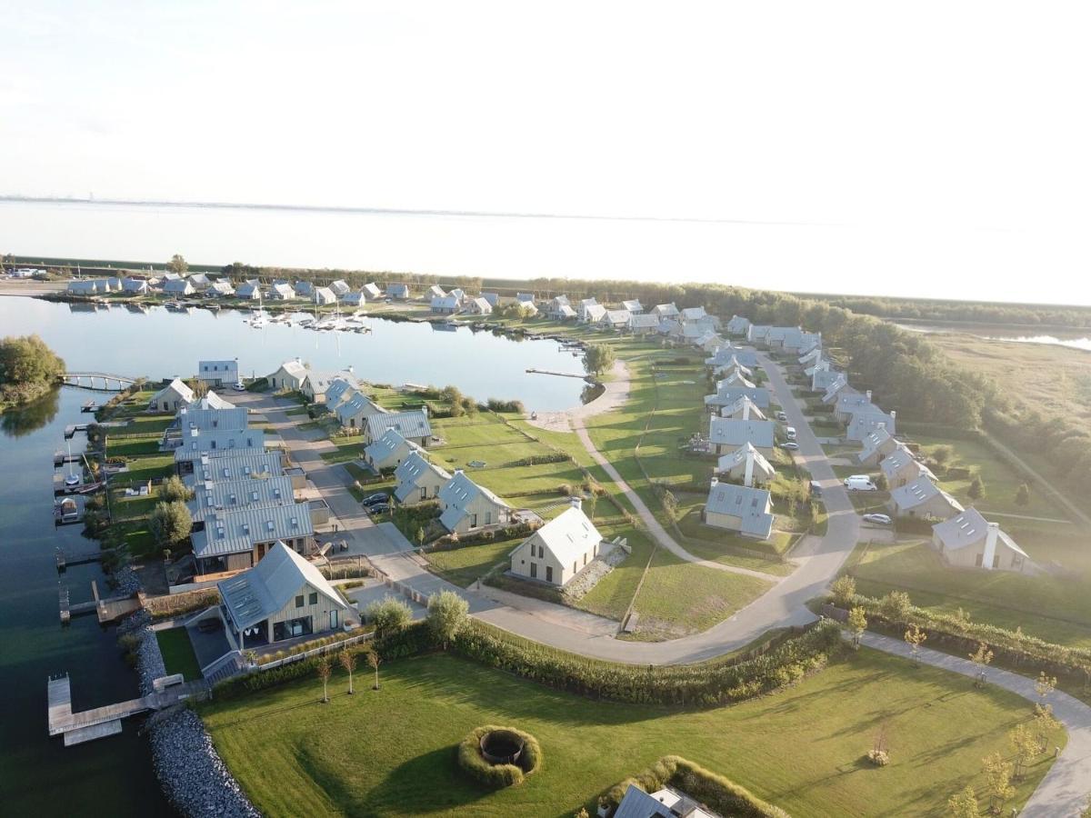 Modern In National Park * Tholen